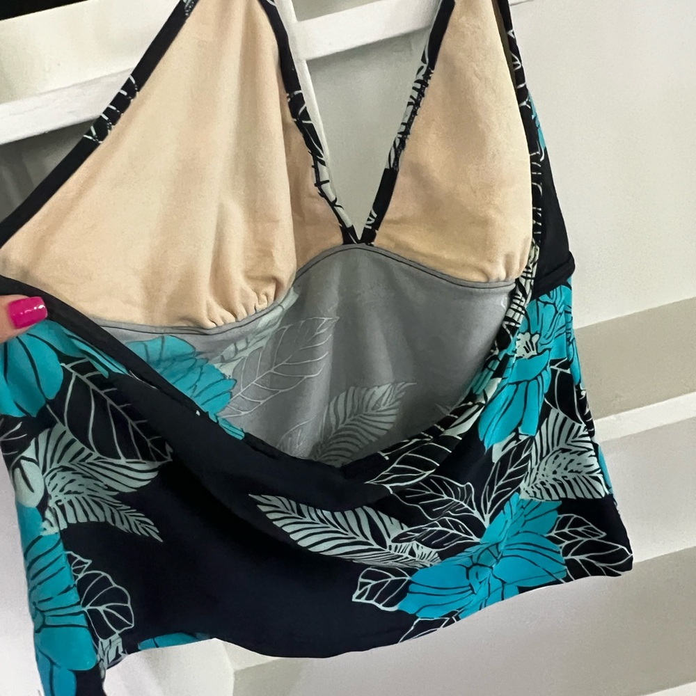 Old navy tankini top - Picture 3 of 3